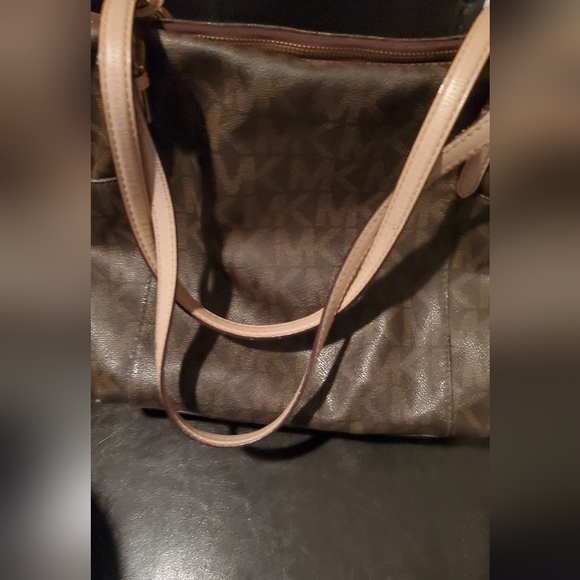 Michael Kors purse - Picture 4 of 4